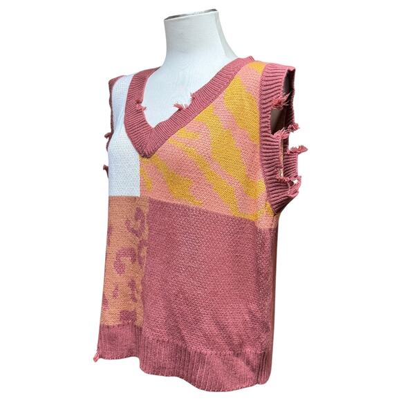 Umgee Wild Ride Sweater Vest Distressed V-Neck Red Brick Animal Print Small - Picture 2 of 6